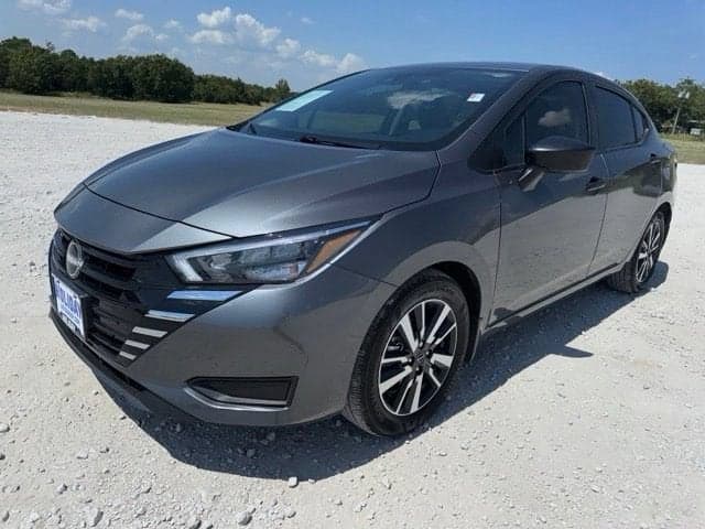 2025 Nissan Versa S — photo 1 of 21
