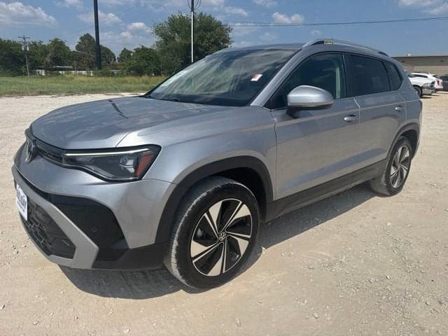 2025 Volkswagen Taos SE — photo 1 of 27
