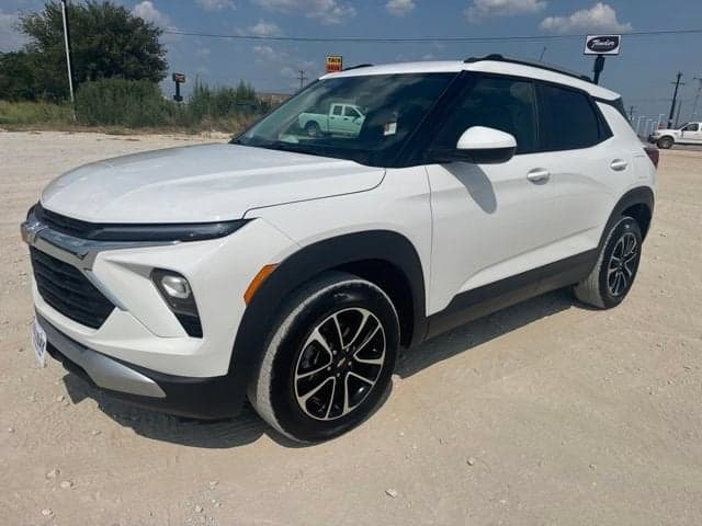 2025 Chevrolet Trailblazer LT — photo 1 of 39