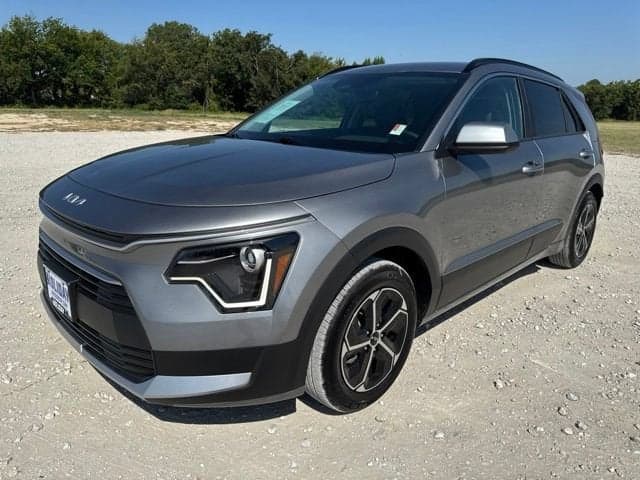 2025 Kia Niro LX — photo 1 of 25