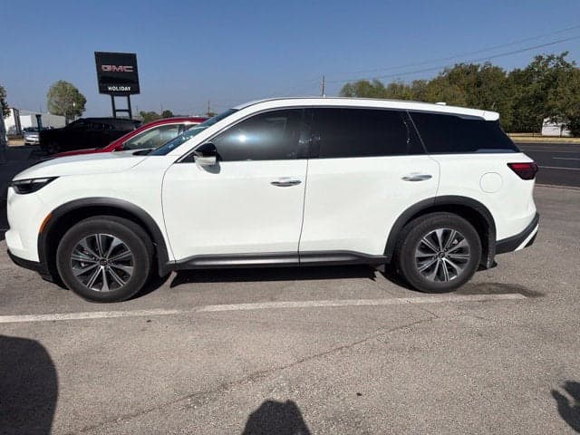 2024 INFINITI QX60 PURE — photo 1 of 8