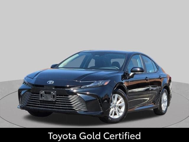 2026 Toyota Camry LE — photo 1 of 22