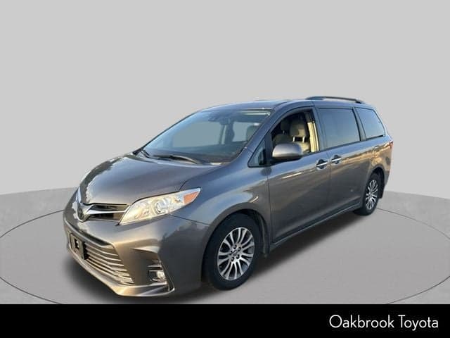 2018 Toyota Sienna XLE — photo 1 of 26