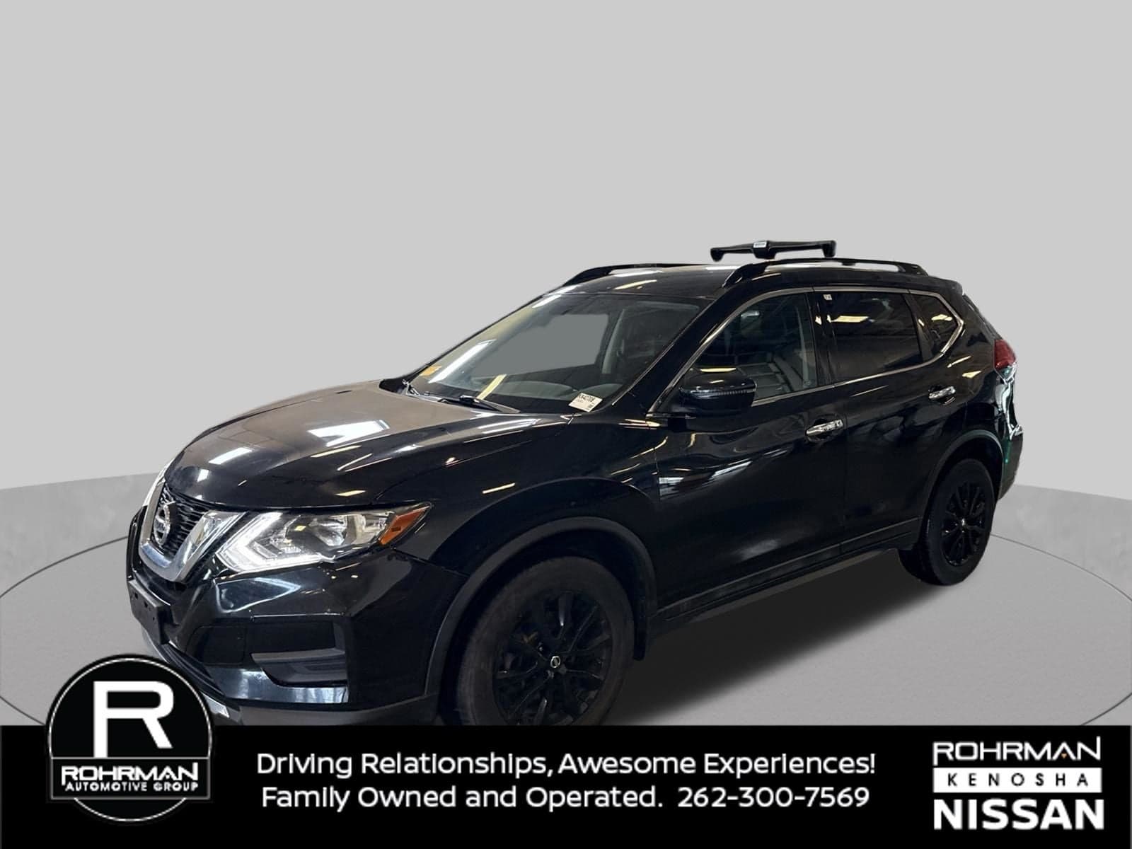 2017 Nissan Rogue SV — photo 1 of 36