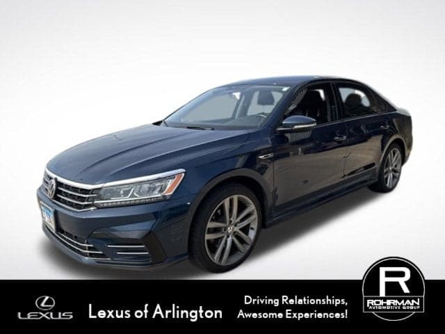 2018 Volkswagen Passat 2.0T S — photo 1 of 5