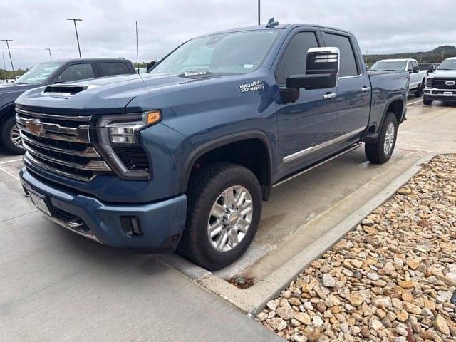 2024 Chevrolet Silverado 2500HD High Country — photo 1 of 6