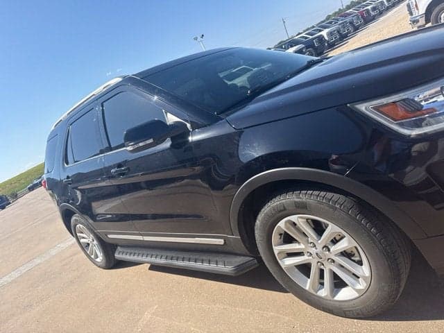 2016 Ford Explorer XLT — photo 1 of 14