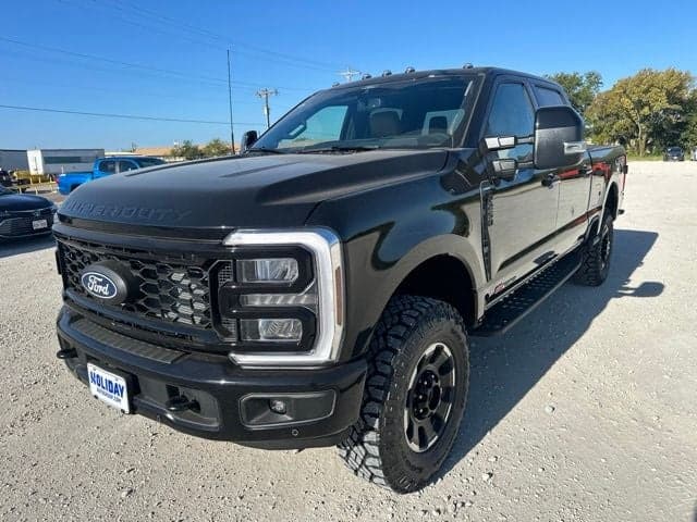 2027 Ford Super Duty F-250 SRW LARIAT — photo 1 of 40