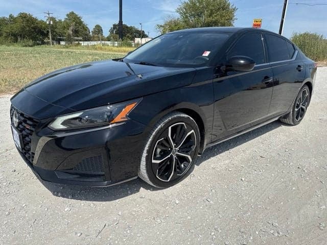 2024 Nissan Altima 2.5 SR — photo 1 of 5