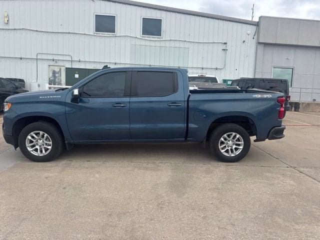 2024 Chevrolet Silverado 1500 Base — photo 1 of 22