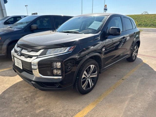 2025 Mitsubishi Outlander Sport ES — photo 1 of 34