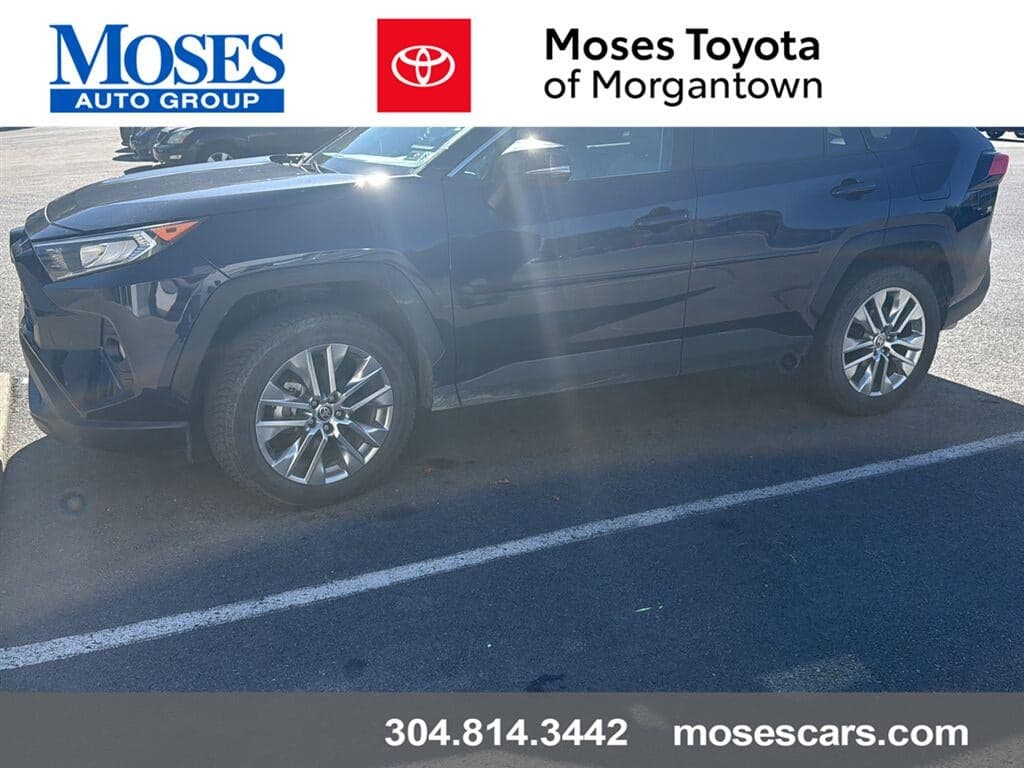 2021 Toyota RAV4 XLE Premium — photo 1 of 5