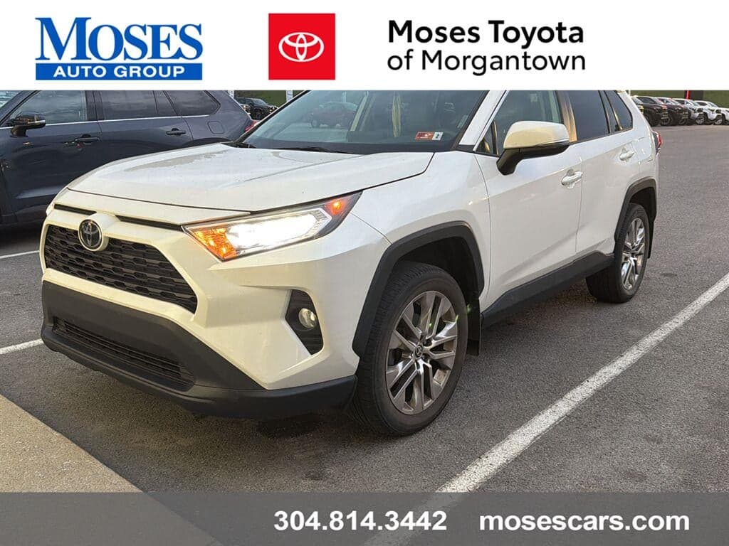 2021 Toyota RAV4 XLE Premium — photo 1 of 5