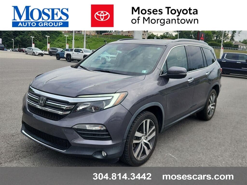 2017 Honda Pilot Touring — photo 1 of 5