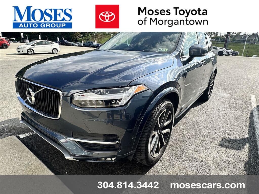 2019 Volvo XC90 Momentum — photo 1 of 5