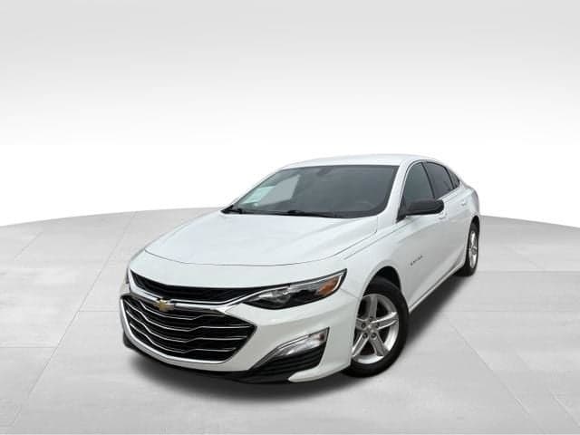 2021 Chevrolet Malibu LS — photo 1 of 49