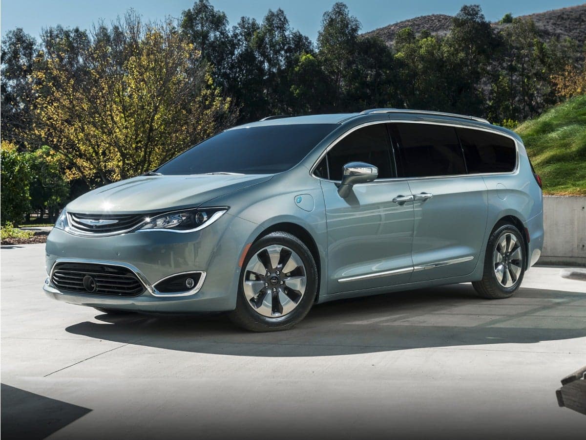 2018 Chrysler Pacifica Hybrid Limited — photo 1 of 5