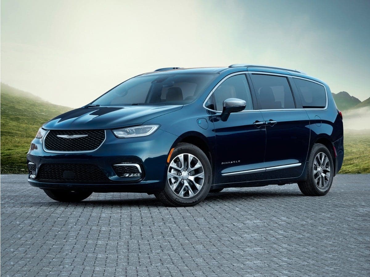 2024 Chrysler Pacifica Hybrid Select — photo 1 of 5