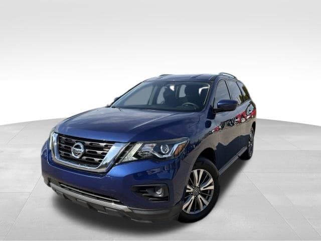 2019 Nissan Pathfinder S — photo 1 of 2