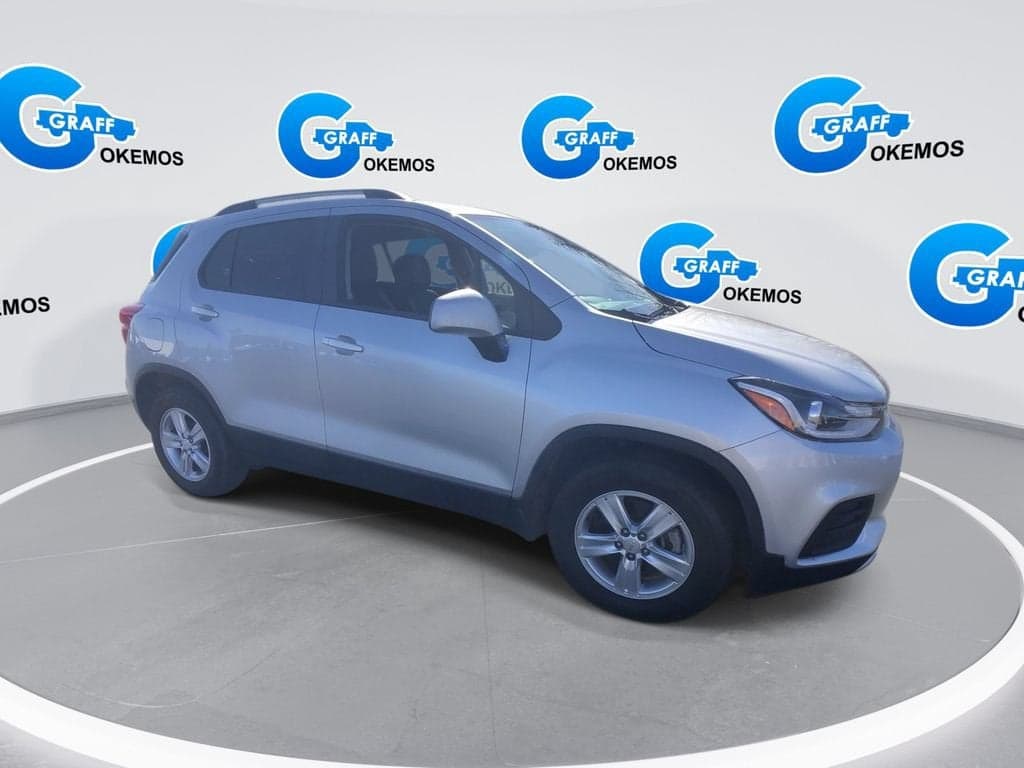 2021 Chevrolet Trax LT — photo 1 of 5