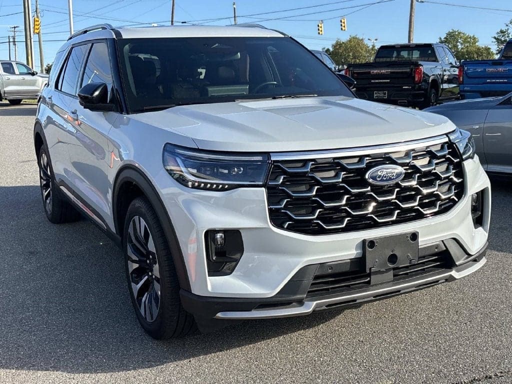 2025 Ford Explorer Platinum — photo 1 of 12