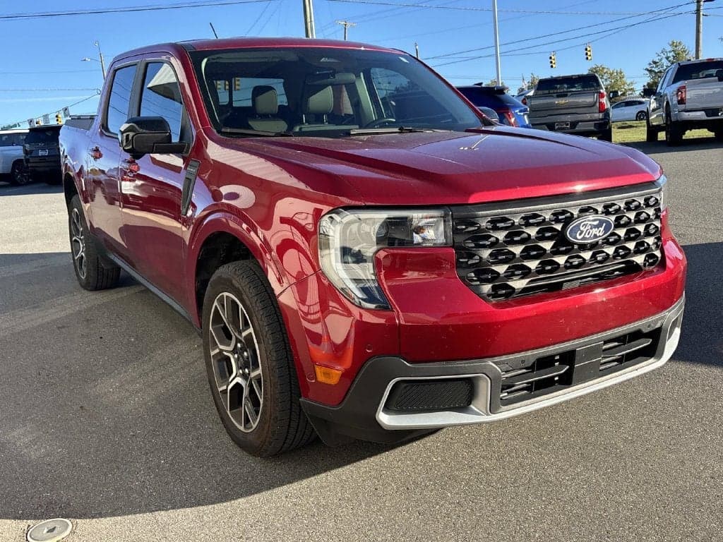 2025 Ford Maverick LARIAT — photo 1 of 5