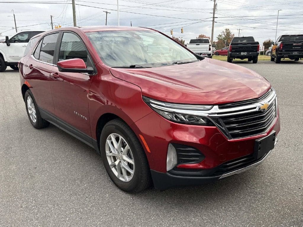 2024 Chevrolet Equinox LT — photo 1 of 5