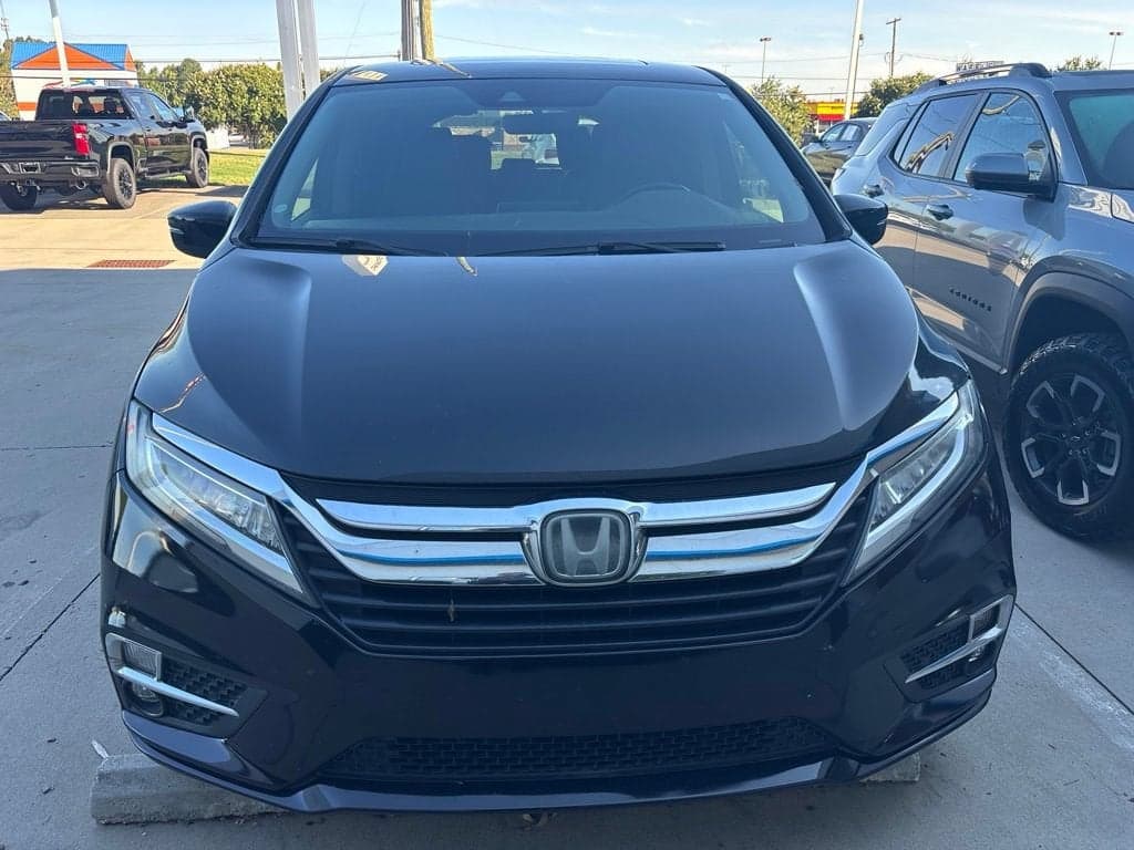 2019 Honda Odyssey Touring — photo 1 of 15