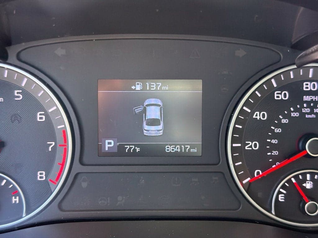 2019 Kia Optima LX — photo 1 of 9