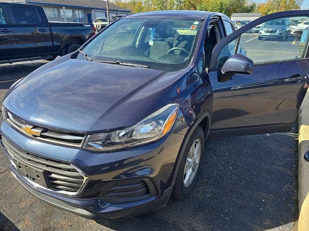 2019 Chevrolet Trax LS — photo 1 of 5