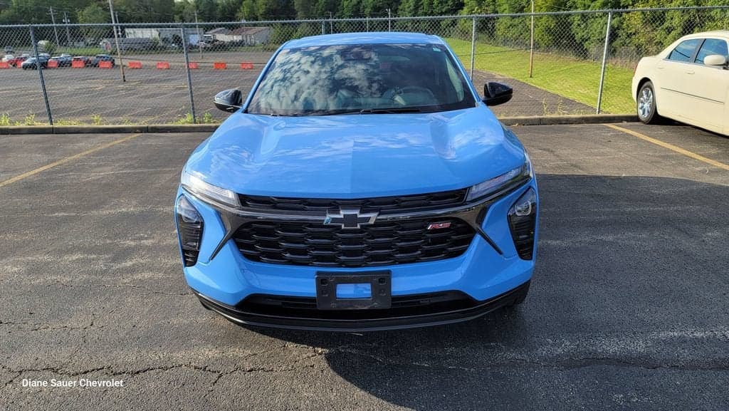 2024 Chevrolet Trax 1RS — photo 1 of 24
