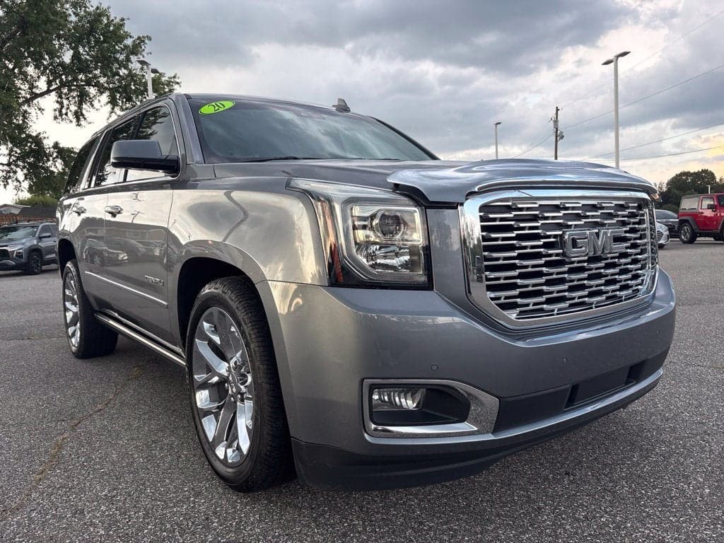 2020 GMC Yukon Denali — photo 1 of 5