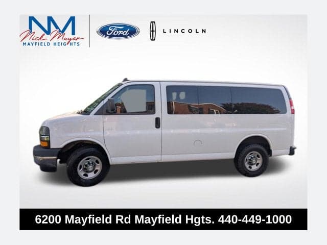 2019 Chevrolet Express Passenger LT — photo 1 of 10