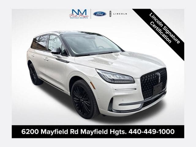 2023 Lincoln Corsair Standard — photo 1 of 28