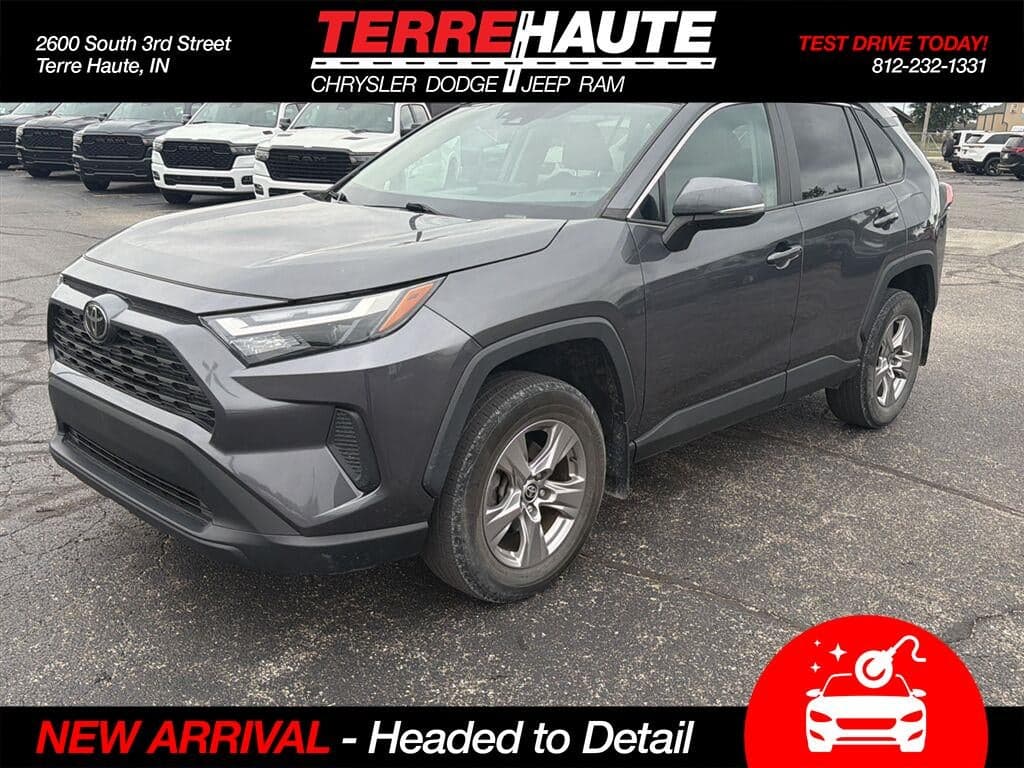2022 Toyota RAV4 XLE — photo 1 of 11