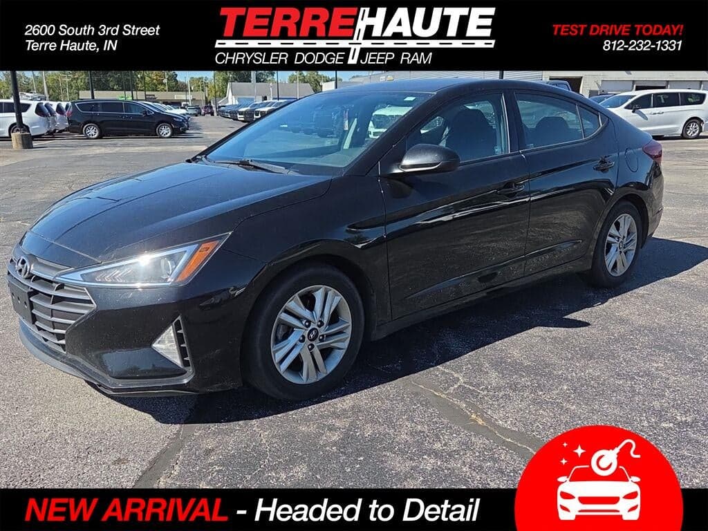 2020 Hyundai Elantra SEL — photo 1 of 5