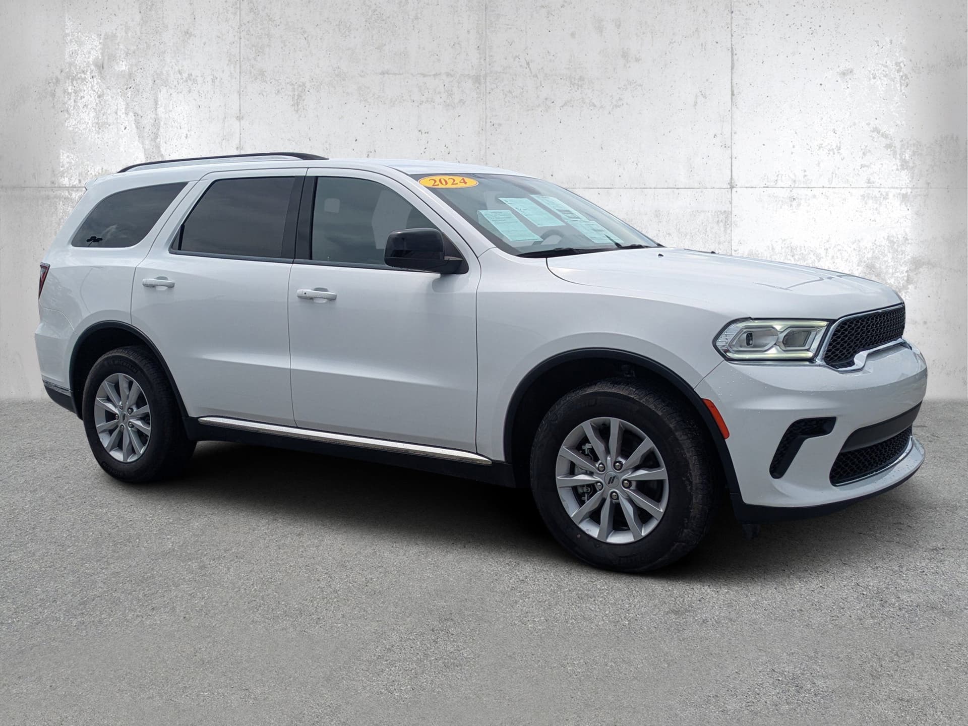 2024 Dodge Durango SXT — photo 1 of 30
