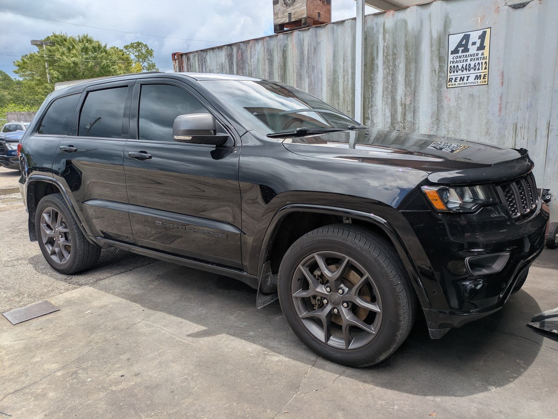 2021 Jeep Grand Cherokee 80th Anniversary — photo 1 of 17