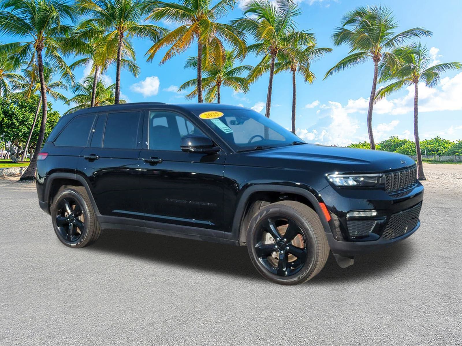 2025 Jeep Grand Cherokee Limited — photo 1 of 38