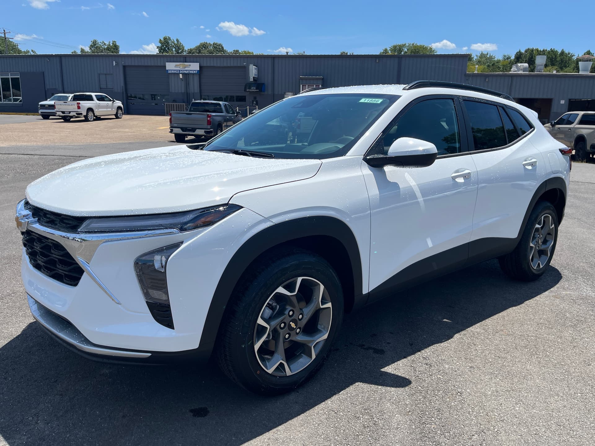 2026 Chevrolet Trax LT — photo 1 of 33