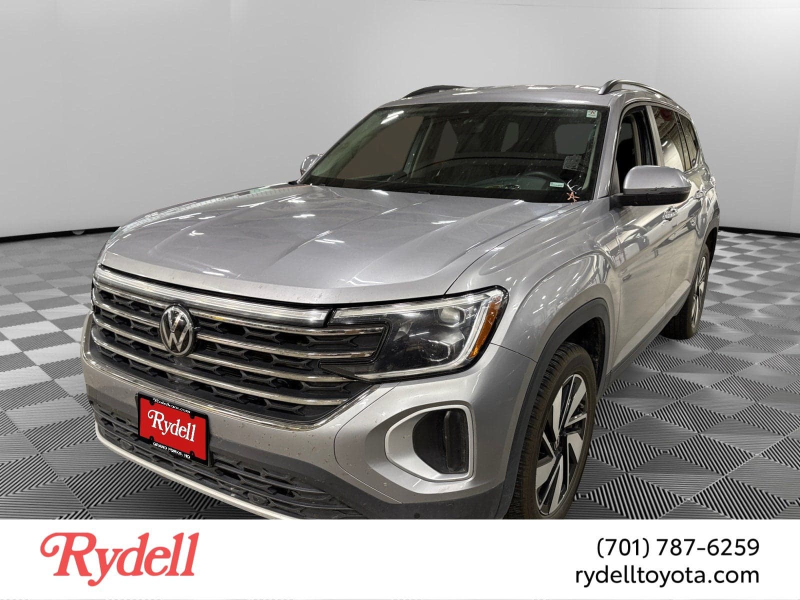 2025 Volkswagen Atlas 2.0T SE w/Technology — photo 1 of 6