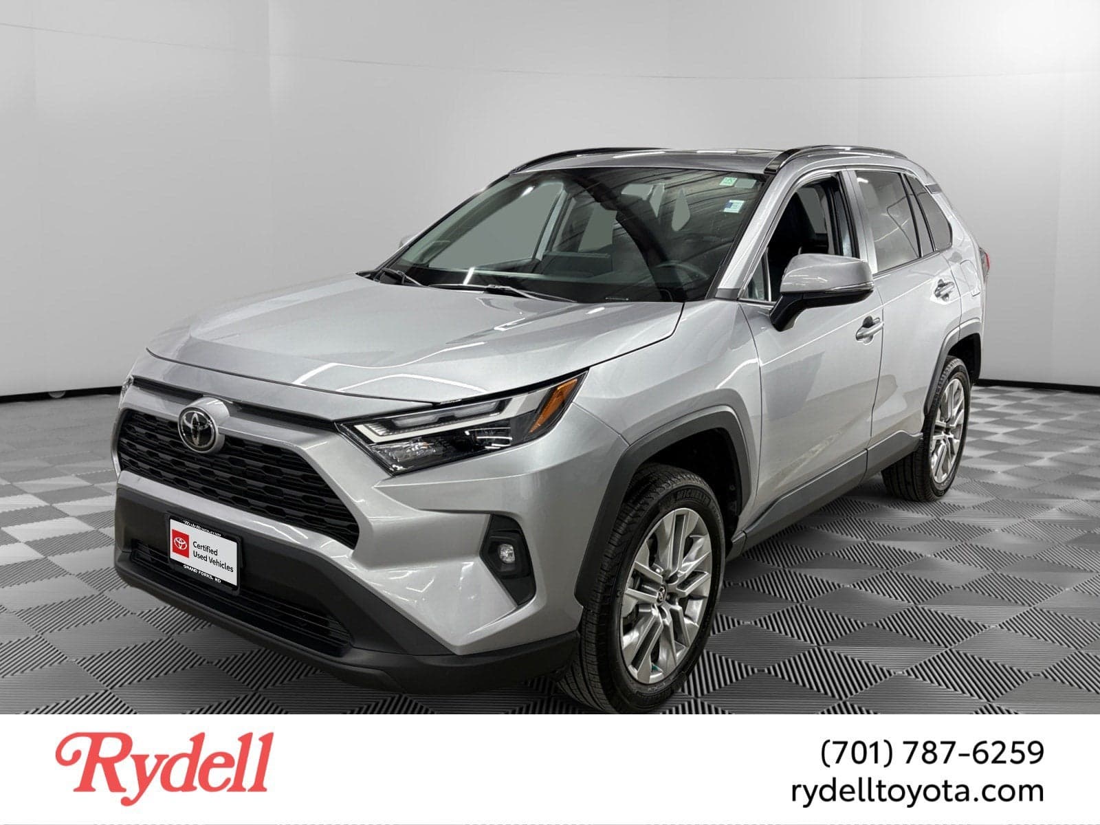 2025 Toyota RAV4 XLE Premium — photo 1 of 5