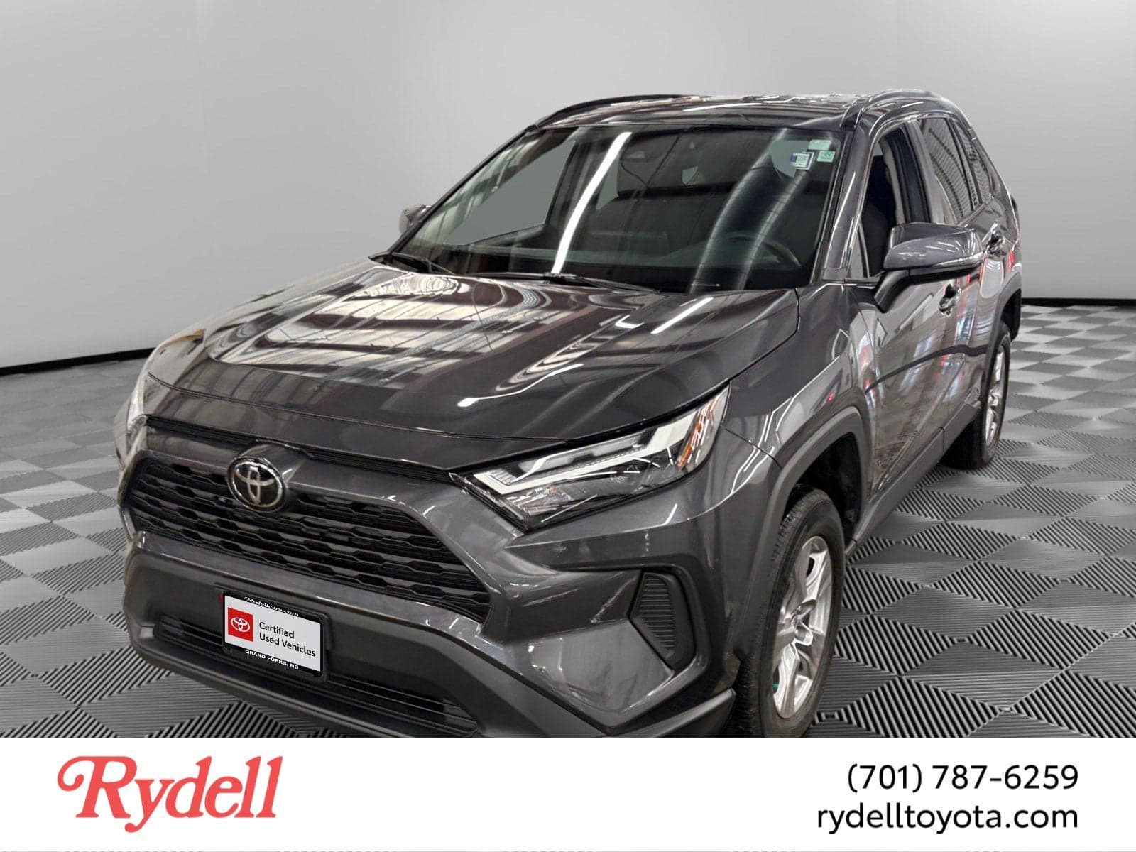 2025 Toyota RAV4 XLE — photo 1 of 5