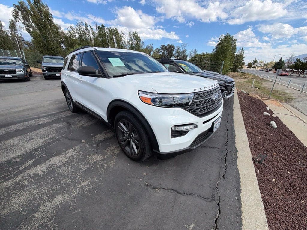 2021 Ford Explorer XLT — photo 1 of 5