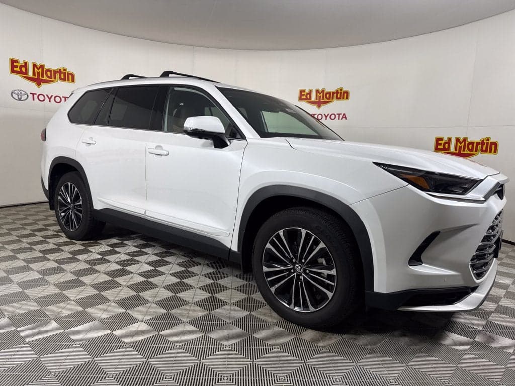 2026 Toyota Grand Highlander Hybrid MAX Platinum — photo 1 of 5