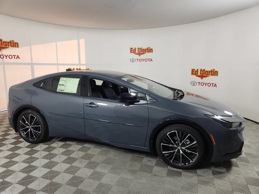 2027 Toyota Prius XLE — photo 1 of 5