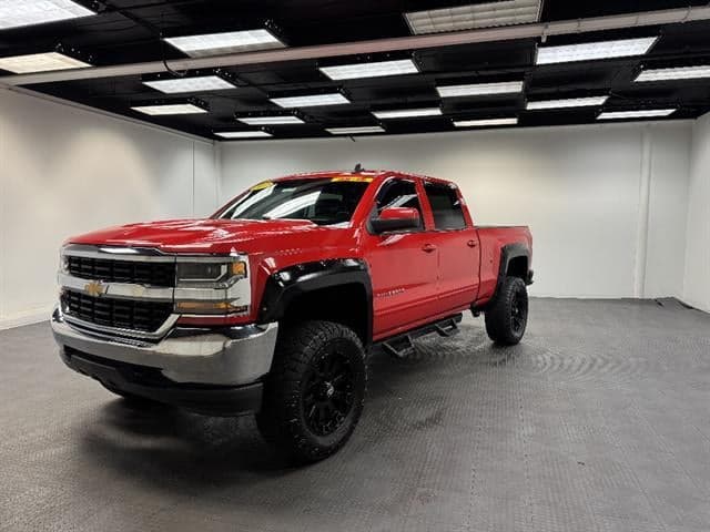 2017 Chevrolet Silverado 1500 LT — photo 1 of 30