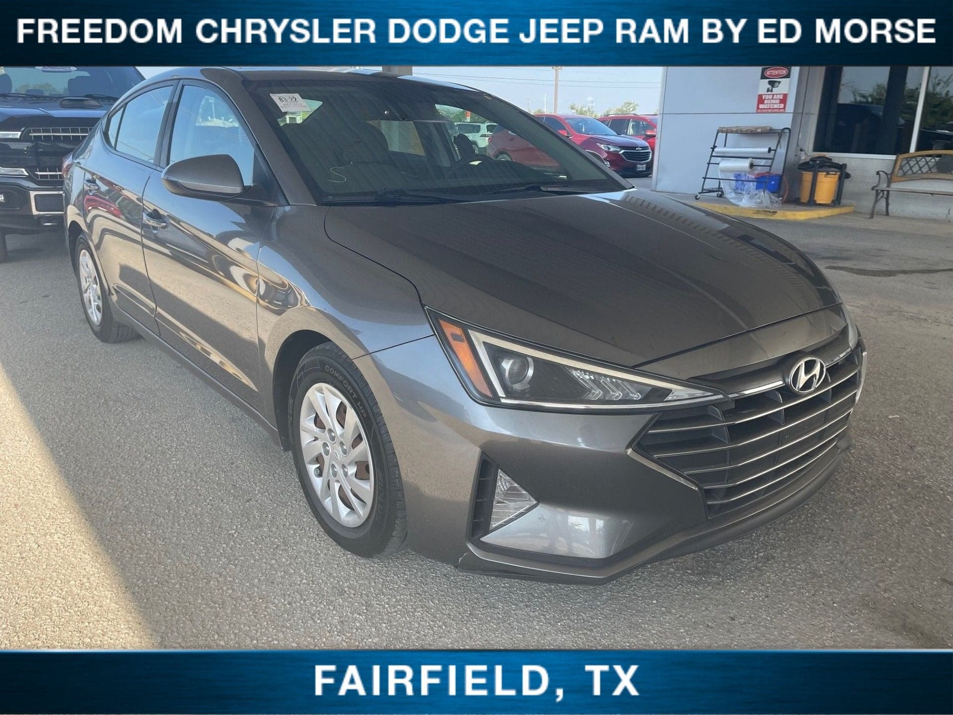 2020 Hyundai Elantra SE — photo 1 of 2