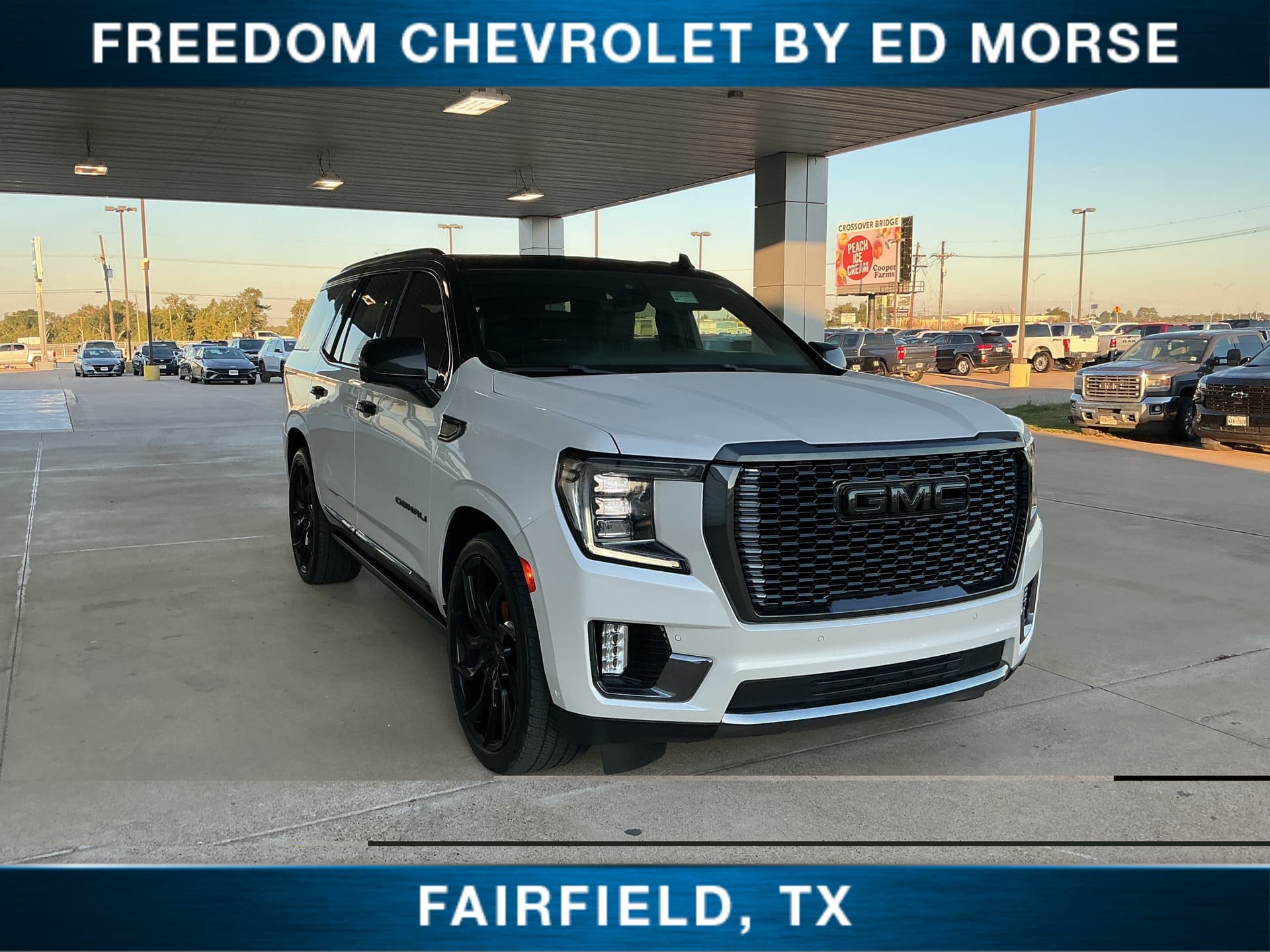 2024 GMC Yukon Denali Ultimate — photo 1 of 5