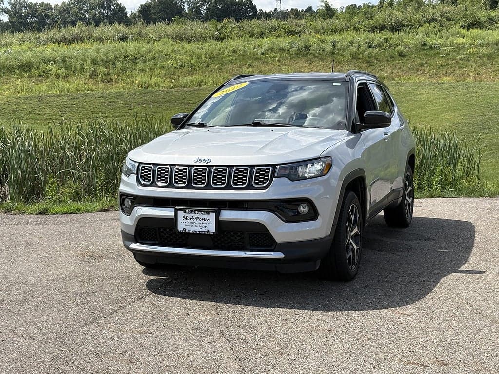 2025 Jeep Compass Limited — photo 1 of 5